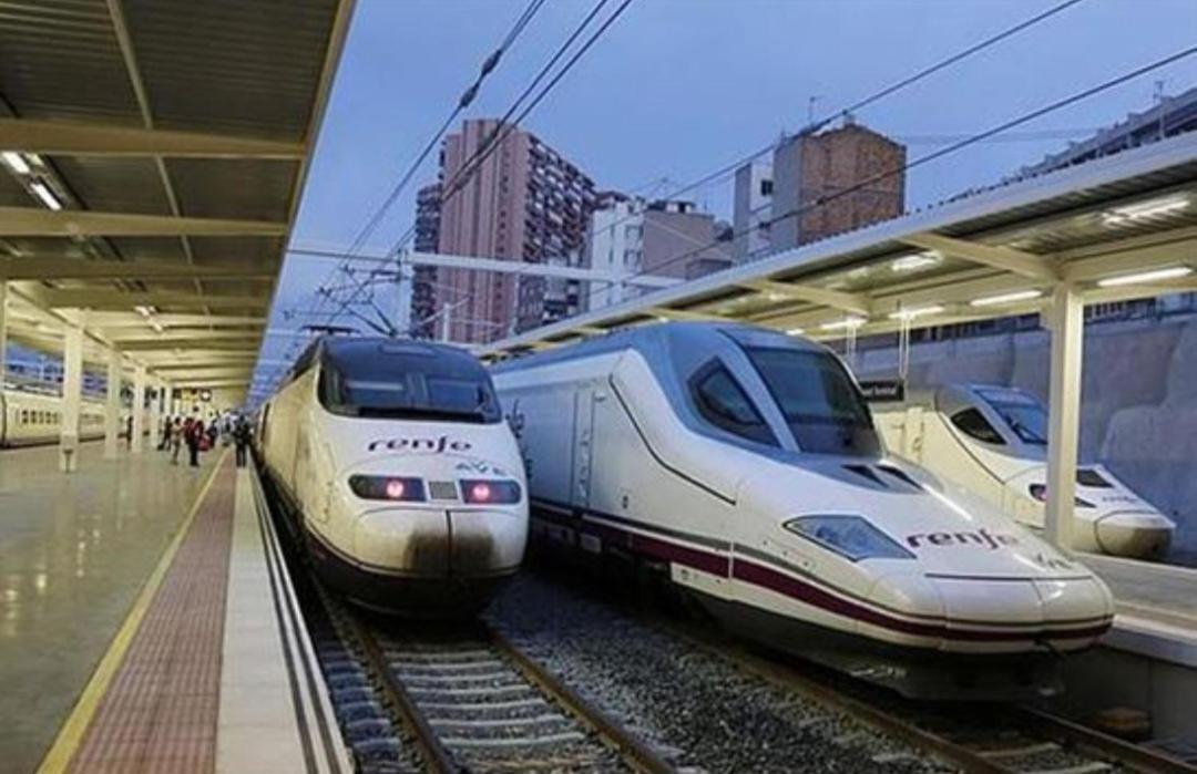 The Train Office Estudio 01 Alicante Exteriér fotografie